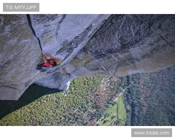 攀岩之巅:深入成都攀岩队的技术与训练揭秘